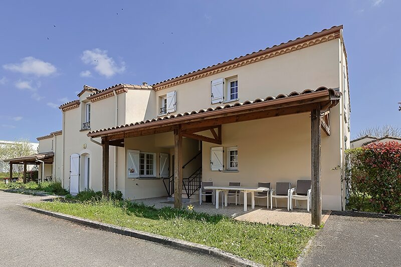 Façade de la Maison partagée de Cazes-Mondenard