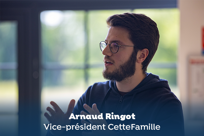 Arnaud Ringot, Vice président CetteFamille lors de sa prise de parole dans le salon des Maire 2023