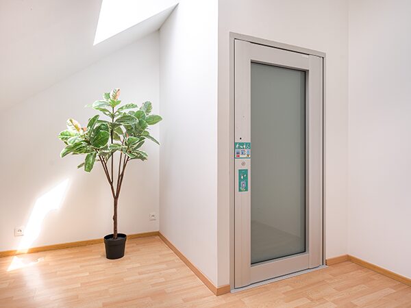 Ascenseur de la Maison partagée pour seniors de Nantes