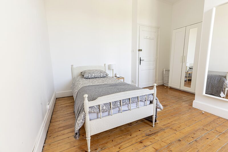 Chambre2 lit simple Maison partagee pour seniors dEpinac Bourgogne Franche Comte