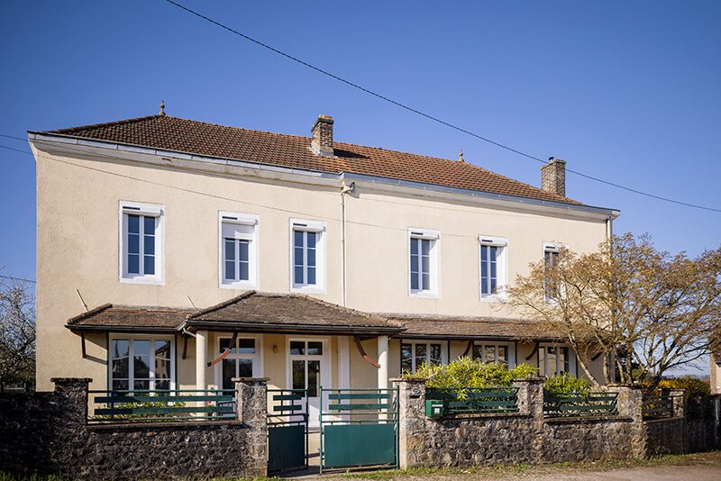Facade devant Maison partagee pour seniors dEpinac Bourgogne Franche Comte