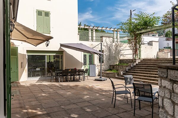 Terrasse de la Maison Alzheimer de Mazamet