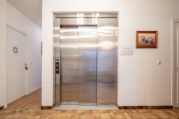 Maison Alzheimer de Vrigny ascenseur