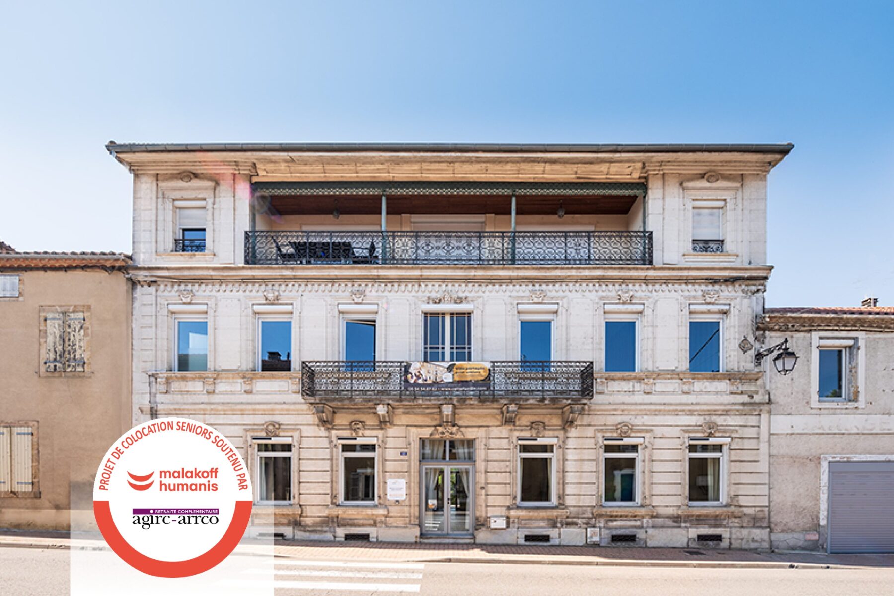 Maison seniors Mirande façade