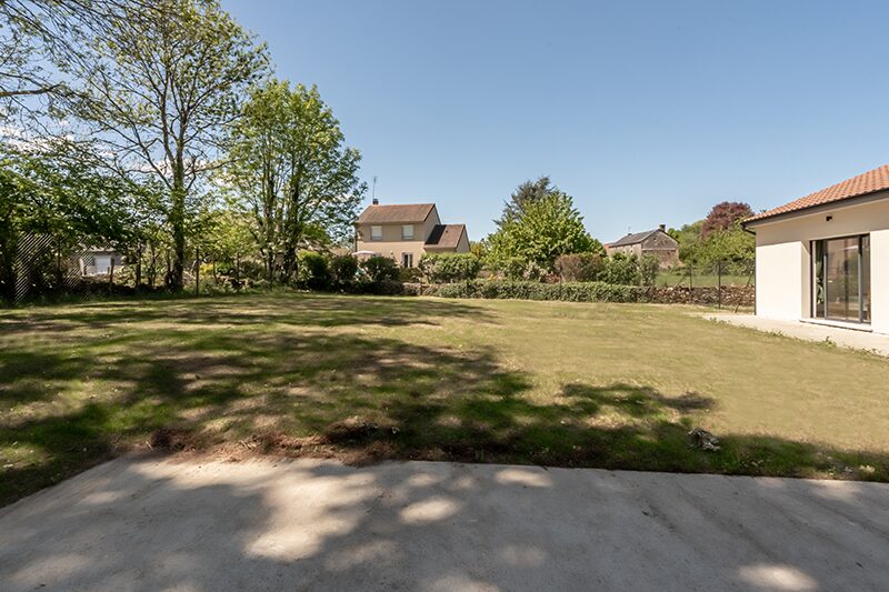 Maison partagee Saint Sornin Leulac Jardin