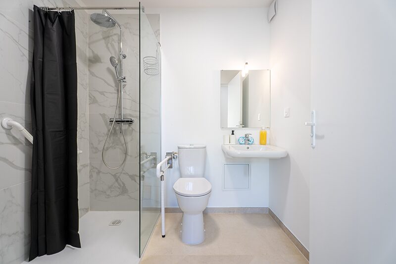 Maison partagee de Molleges Salle de bain