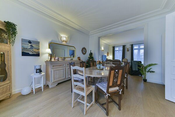 Table à manger de la Maison seniors de Senlis