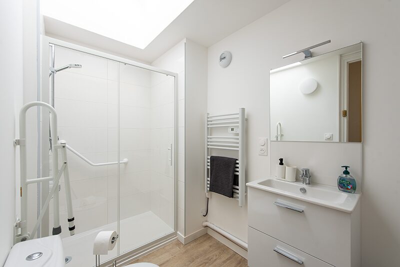 Maison partagee pour seniors a Tarbes salle de bain