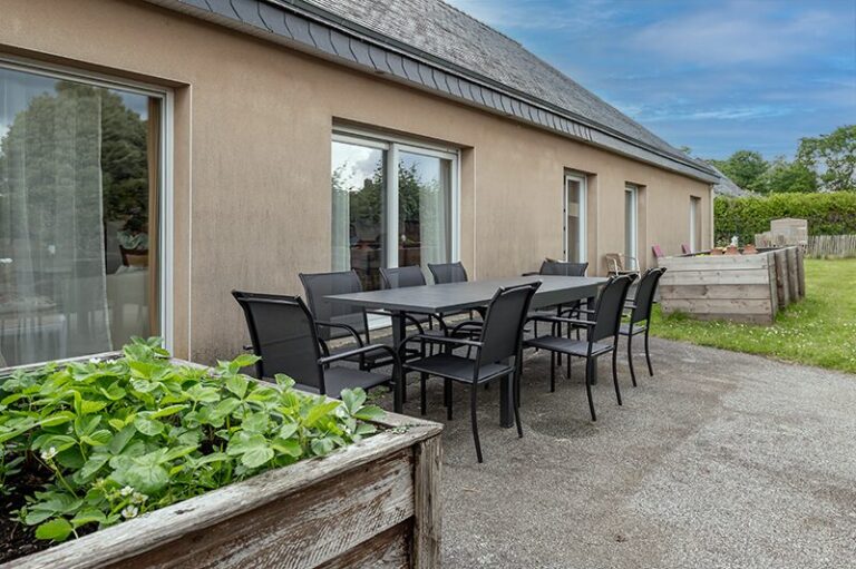 Maison partagee pour seniors de Roudouallec Jardin 768x511