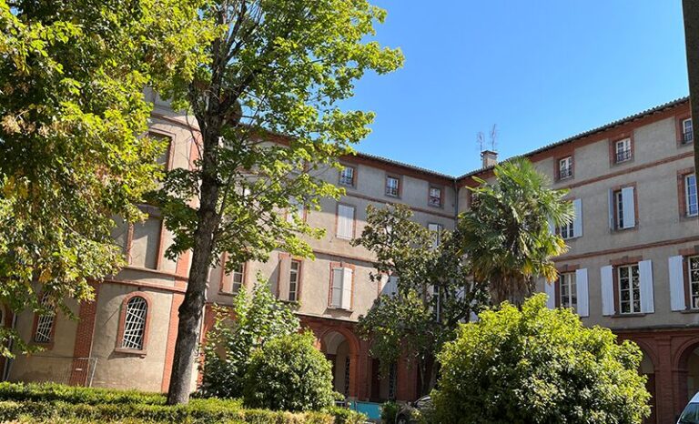 Maison seniors Albi Facade 768x466