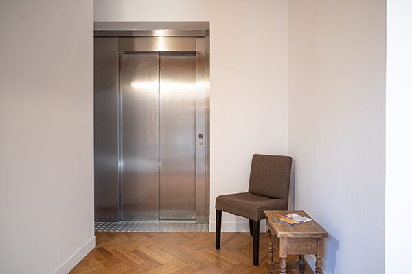 Maison seniors Mollégès ascenseur